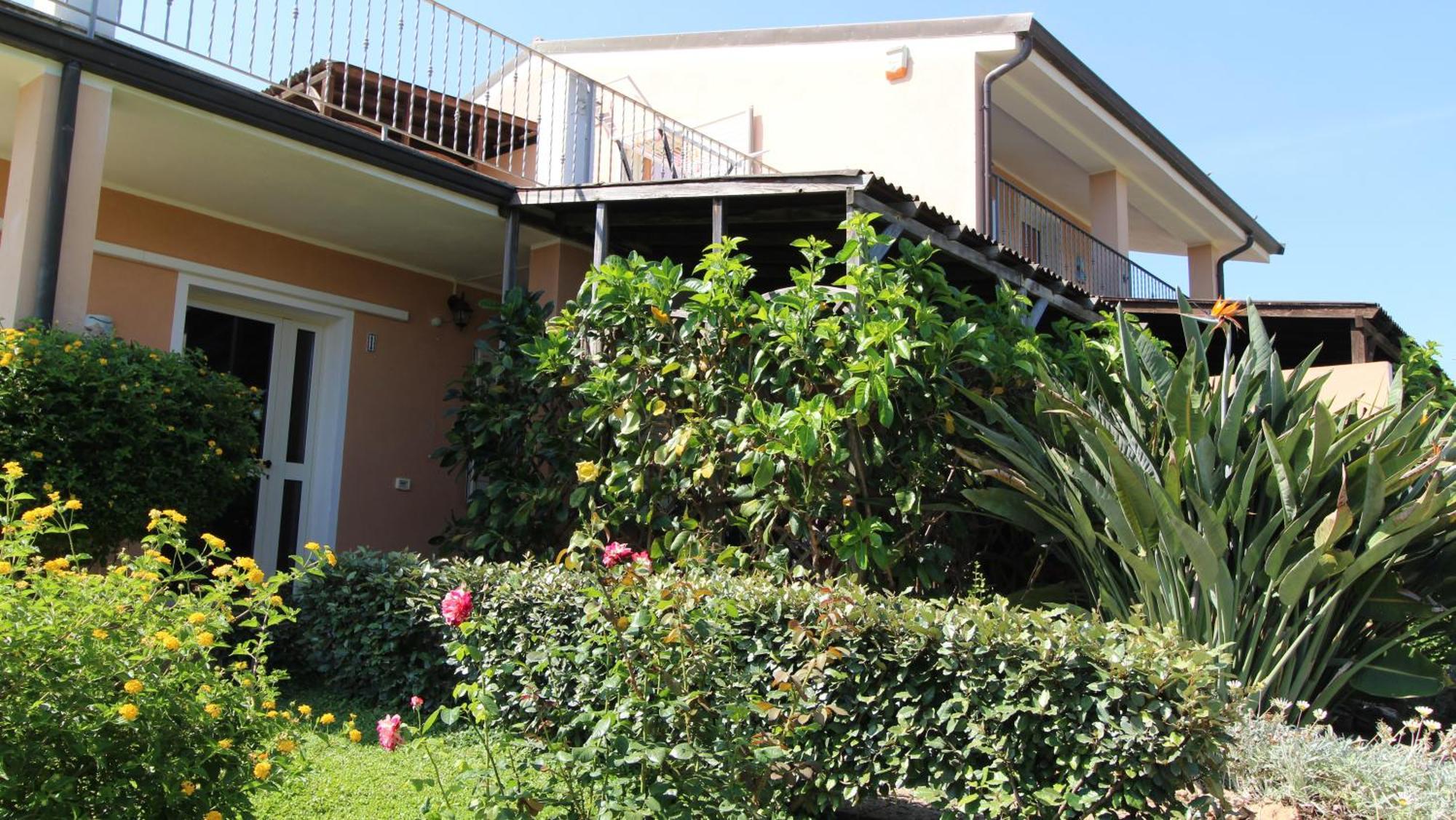 Casa Vacanze Giovanna SantʼAnna Arresi Exterior foto